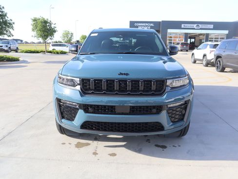 New 2026 Jeep Grand Cherokee Limited AWD/4WD image 10