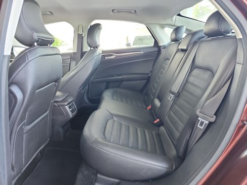 Used 2016 Ford Fusion SE w/ Equipment Group 202A FWD image 18