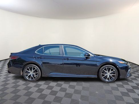 Used 2023 Toyota Camry SE FWD image 7
