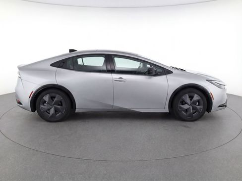 Used 2025 Toyota Prius LE FWD image 14