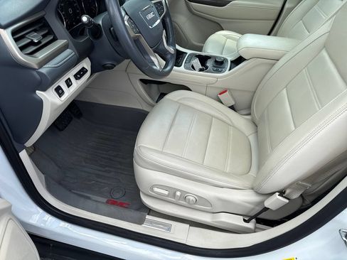 Used 2020 GMC Acadia Denali w/ Technology Package FWD image 19