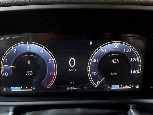 Used 2025 Jeep Wagoneer L Series II w/ 8-pass Seating Package image 15