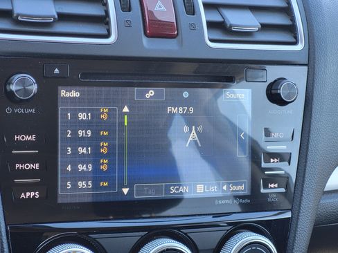 Used 2016 Subaru Forester 2.5i Premium image 16