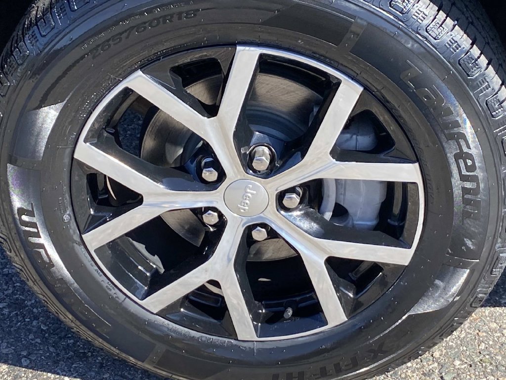 Certified 2023 Jeep Grand Cherokee Limited AWD/4WD image 27