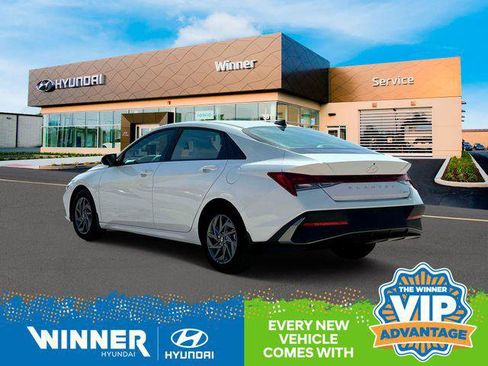 New 2025 Hyundai Elantra Blue image 5