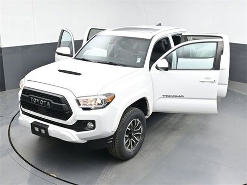 Used 2020 Toyota Tacoma TRD Sport w/ TRD Premium Sport Package image 53
