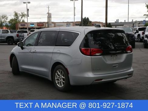 Used 2023 Chrysler Voyager LX FWD image 4
