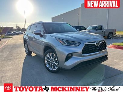 Used 2023 Toyota Highlander Limited