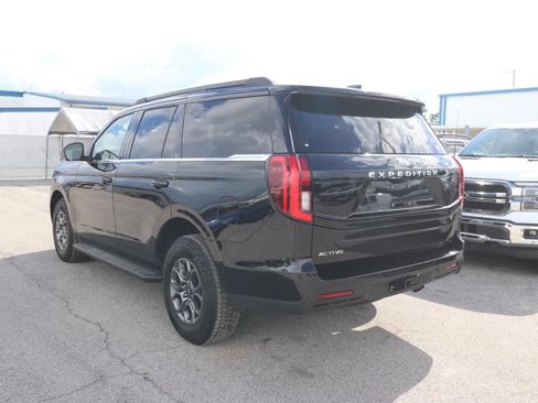 Used 2025 Ford Expedition Active RWD image 5