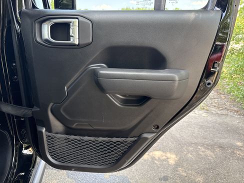 Used 2026 Jeep Wrangler Unlimited Rubicon AWD/4WD image 18