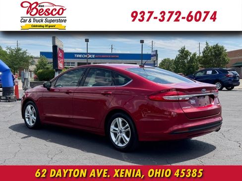 Used 2018 Ford Fusion SE w/ Fusion SE Technology Package FWD image 6