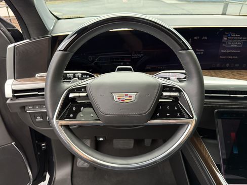 Used 2025 Cadillac Escalade Sport Platinum AWD/4WD image 10