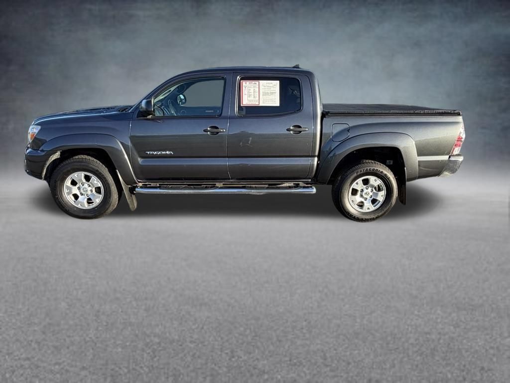 Used 2015 Toyota Tacoma 4x4 Double Cab w/ SR5 Package image 2
