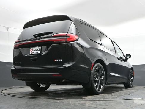 New 2026 Chrysler Pacifica Select image 38