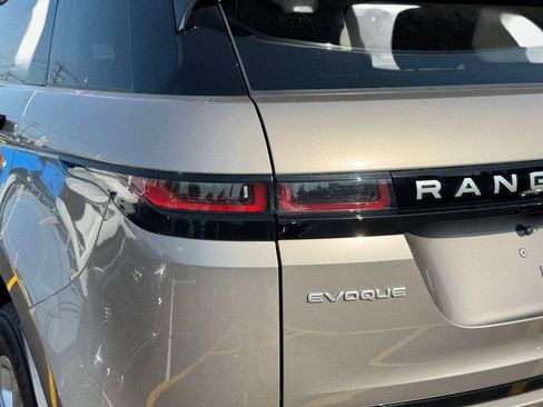 Used 2023 Land Rover Range Rover Evoque S AWD/4WD image 9