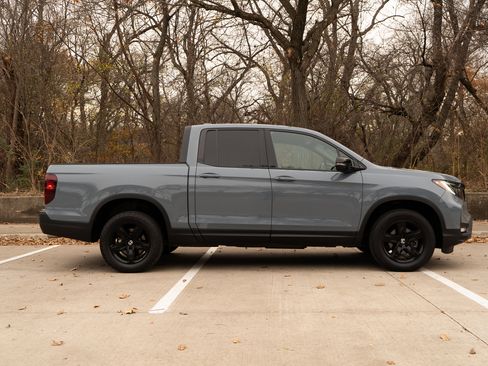 Certified 2022 Honda Ridgeline Black Edition image 10