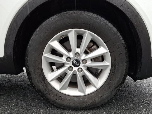Used 2019 Kia Sorento AWD V6 image 8