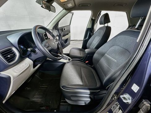 Used 2021 Hyundai Venue FWD image 14