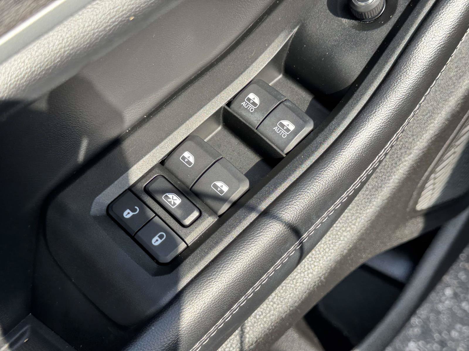 Used 2024 Jeep Grand Cherokee Limited AWD/4WD image 15