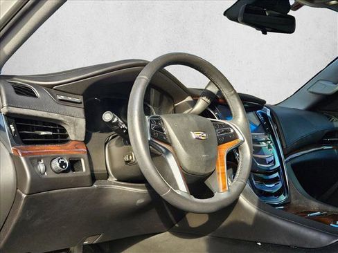 Used 2017 Cadillac Escalade Luxury image 9