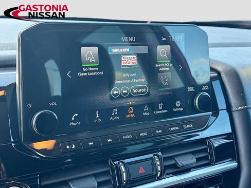 Used 2023 Nissan Pathfinder SL image 19