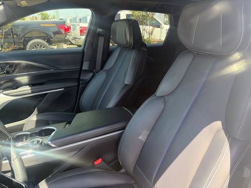 Used 2024 Cadillac Lyriq Luxury RWD image 13