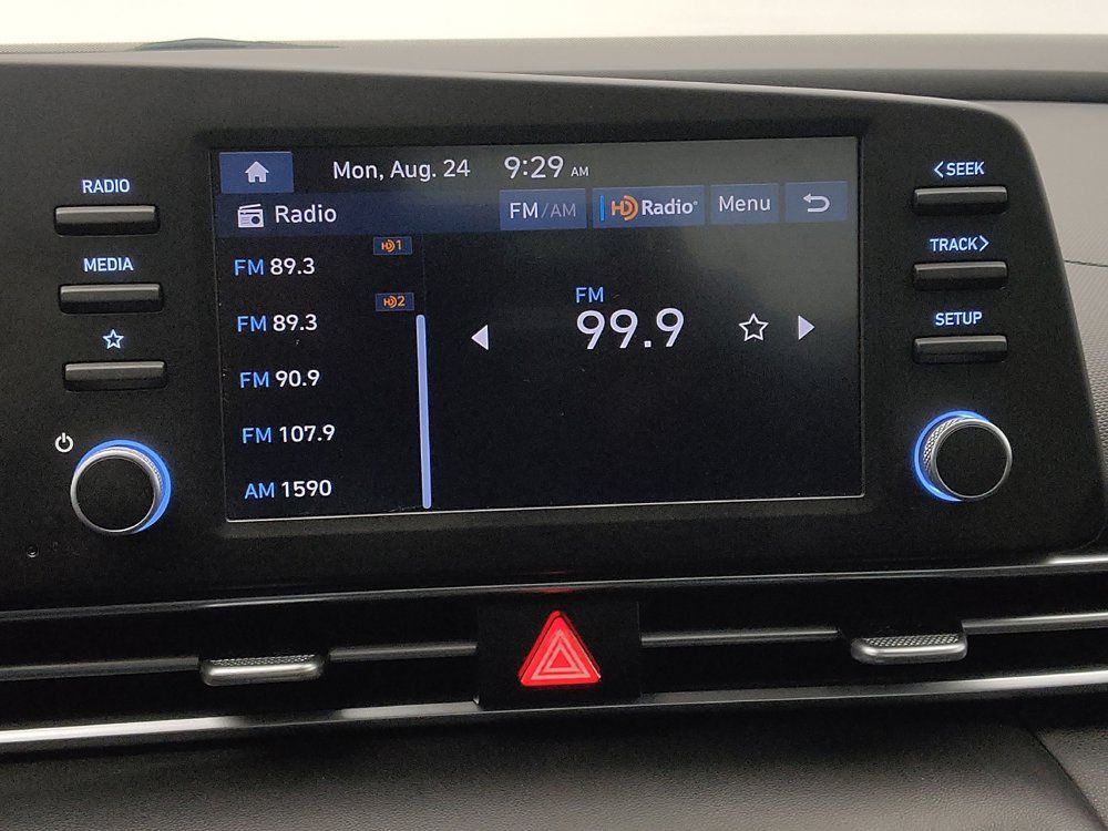 Used 2025 Hyundai Elantra SE FWD image 25