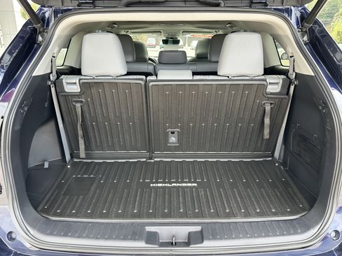 Certified 2021 Toyota Highlander XLE image 6