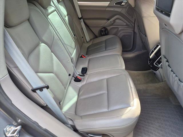 Used 2011 Porsche Cayenne S AWD/4WD image 17