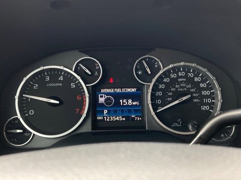 Used 2015 Toyota Tundra SR5 w/ Tow Package image 14