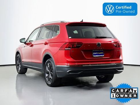 Certified 2022 Volkswagen Tiguan SE w/ Panoramic Sunroof Package image 5