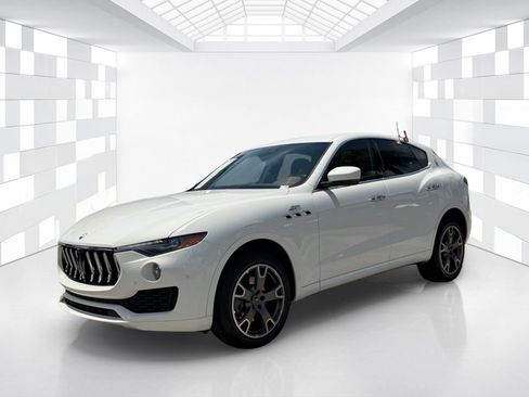 Used 2023 Maserati Levante GT AWD/4WD image 3