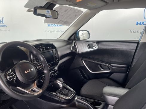 Used 2024 Kia Soul LX image 12