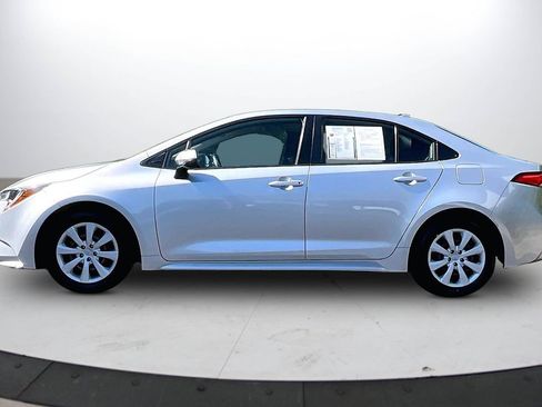 Used 2022 Toyota Corolla LE FWD image 5