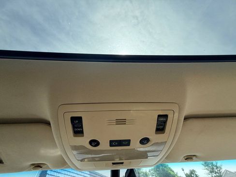 Used 2014 Lexus ES 350 w/ Luxury Package FWD image 12