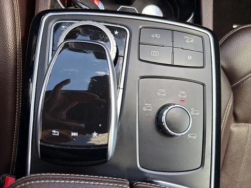 Used 2018 Mercedes-Benz GLS 450 4MATIC image 37