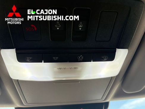 Used 2025 Mitsubishi Outlander SEL AWD/4WD image 18