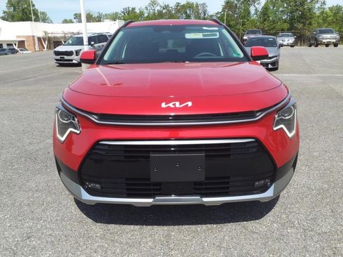 New 2025 Kia Niro EX Touring image 9