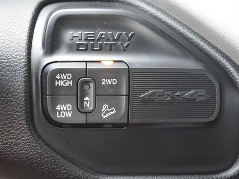 Used 2024 RAM 2500 Big Horn w/ Off Road Package AWD/4WD image 17