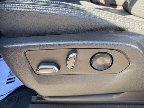 Used 2022 GMC Yukon Denali image 11