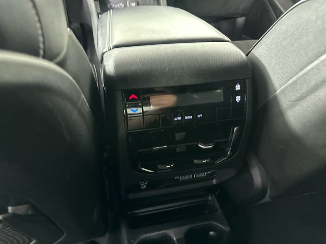 Used 2023 Jeep Grand Cherokee L Laredo AWD/4WD image 23