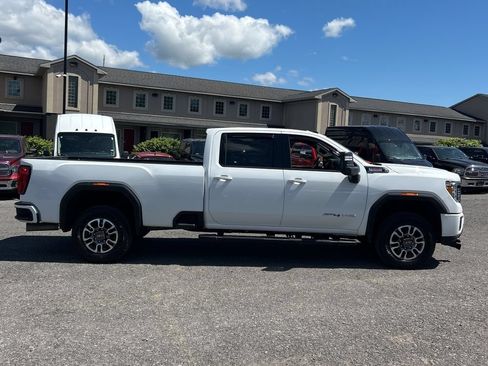 Used 2022 GMC Sierra 2500 AT4 w/ AT4 Preferred Package AWD/4WD image 3