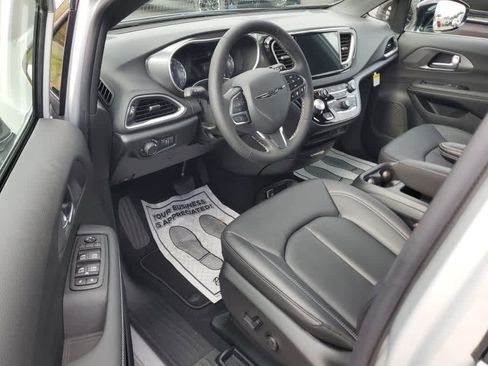 New 2026 Chrysler Voyager LX image 12