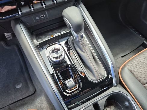 New 2026 GMC Canyon AT4 w/ AT4 Premium Package AWD/4WD image 32