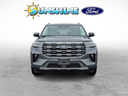 Certified 2025 Ford Explorer Active w/ Active Comfort Package image 2