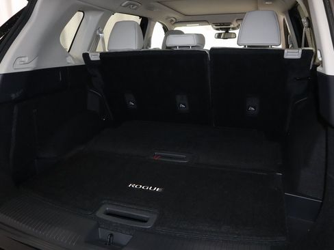Certified 2024 Nissan Rogue SL w/ SL Premium Package image 18