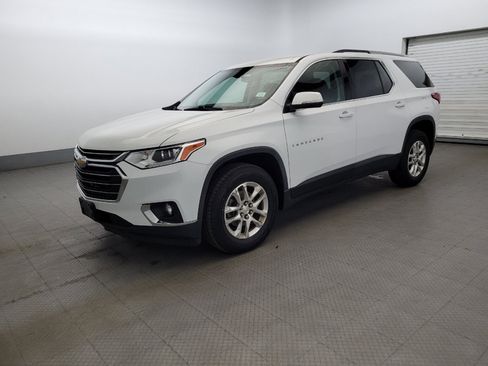 Used 2018 Chevrolet Traverse LT FWD image 2