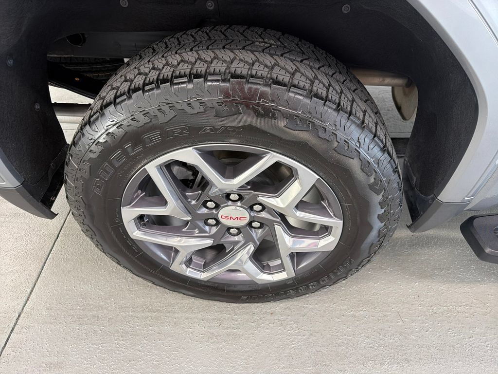 Used 2024 GMC Sierra 1500 SLT w/ SLT Premium Plus Package AWD/4WD image 4
