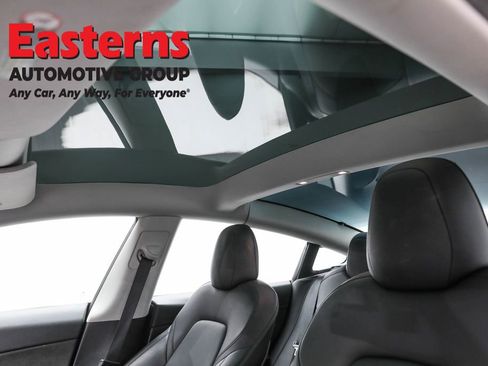 Used 2023 Tesla Model 3 Standard Range image 31