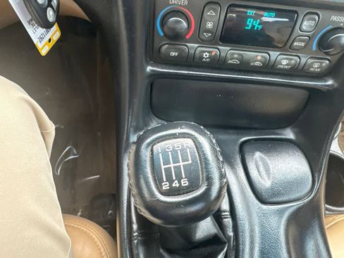 Used 2003 Chevrolet Corvette Convertible w/ Preferred Equipment Group1 RWD image 19